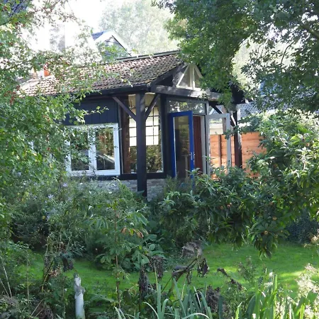 Bed & Breakfast Vrijstaand Koetshuis Marron 3*